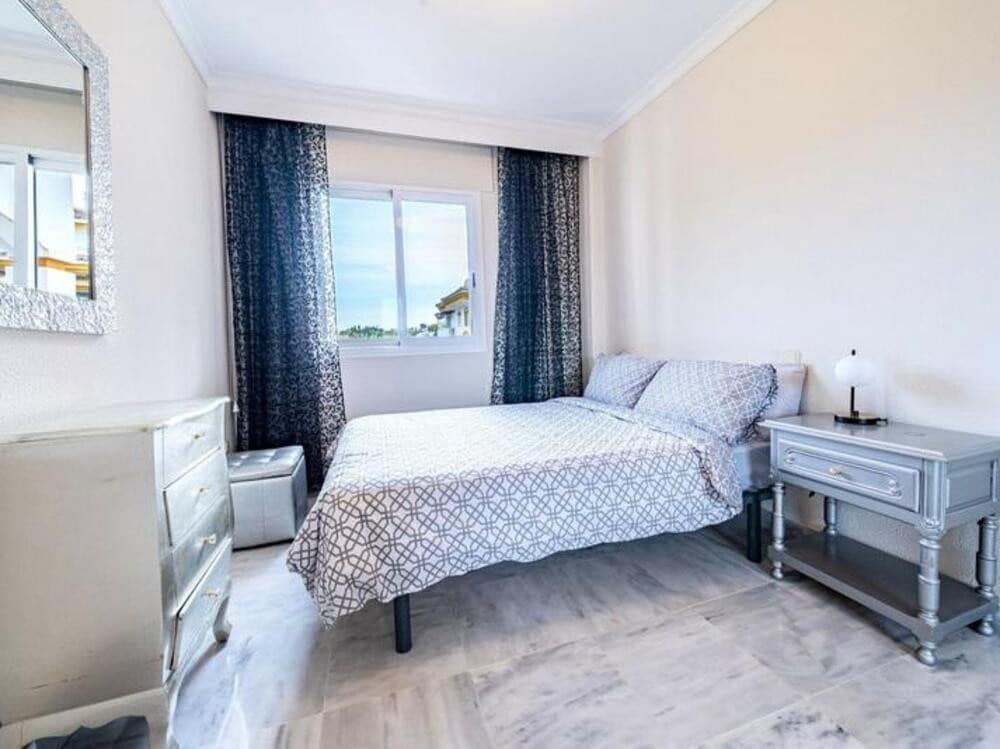 3 sovrum Lägenhet att hyra i Marbella med pool garage - 2 800 € (Ref: 8669548)