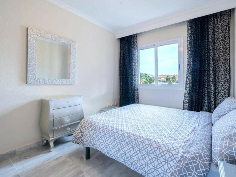 3 sovrum Lägenhet att hyra i Marbella med pool garage - 2 800 € (Ref: 8669548)