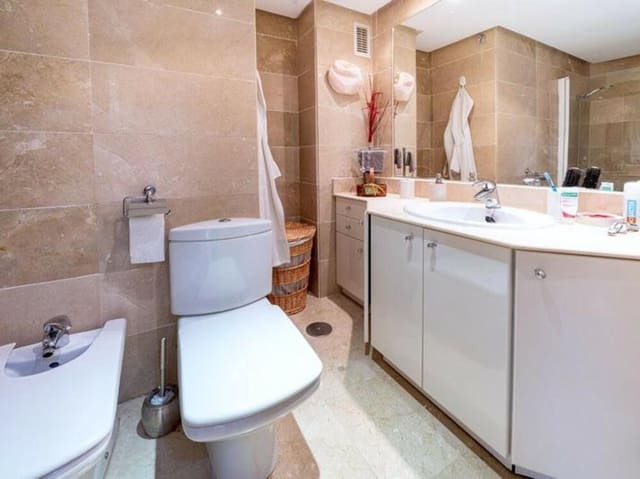 3 bedroom Apartment for rent in La Dama de Noche - La Alzambra, Marbella with pool garage - € 2,800 (Ref: 8669548)