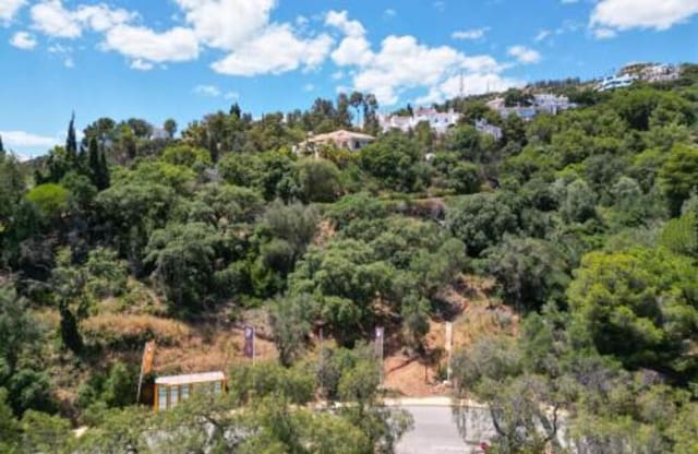Building Plot for sale in Alto de los Monteros, Marbella - € 599,000 (Ref: 8669550)