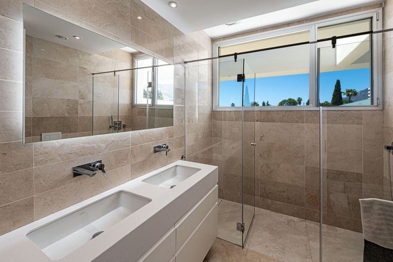 4 chambre Maison de Ville à vendre à Marbella avec piscine garage - 1 250 000 € (Ref: 8671563)