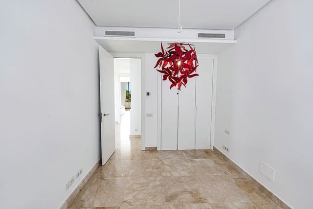 4 chambre Maison de Ville à vendre à Río Real, Marbella avec piscine garage - 1 250 000 € (Ref: 8671563)