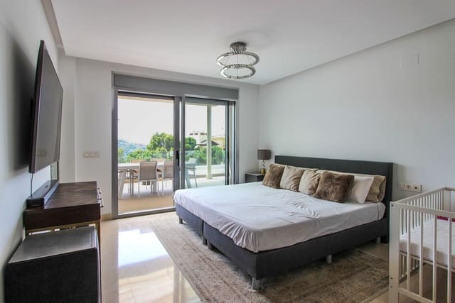 3 soveværelse Penthouse til salg i La Zagaleta - El Madroñal, Benahavís med swimmingpool garage - € 899.000 (Ref: 8703472)
