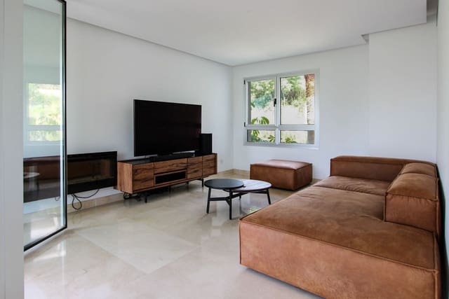 3 soveværelse Penthouse til salg i La Zagaleta - El Madroñal, Benahavís med swimmingpool garage - € 899.000 (Ref: 8703472)