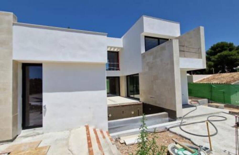 4 sypialnia Willa na sprzedaż w Nueva Andalucia z basenem - 1 595 000 € (Ref: 8712334)