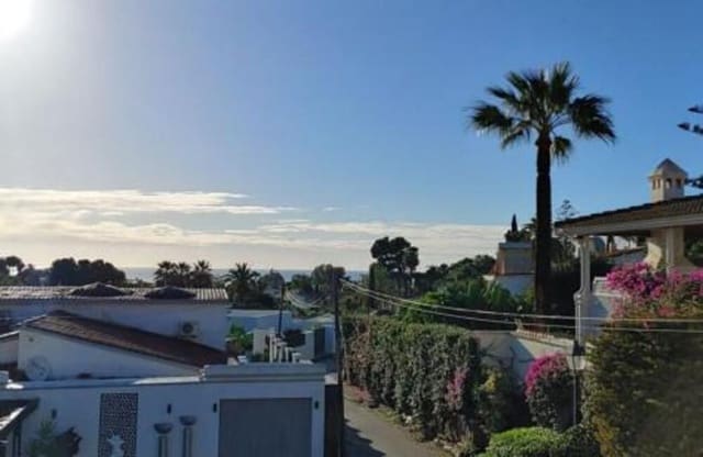 4 sypialnia Willa na sprzedaż w Nueva Andalucía Centro, Marbella z basenem - 1 595 000 € (Ref: 8712334)