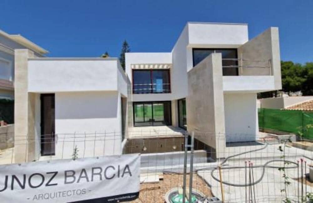 4 sypialnia Willa na sprzedaż w Nueva Andalucia z basenem - 1 595 000 € (Ref: 8712334)