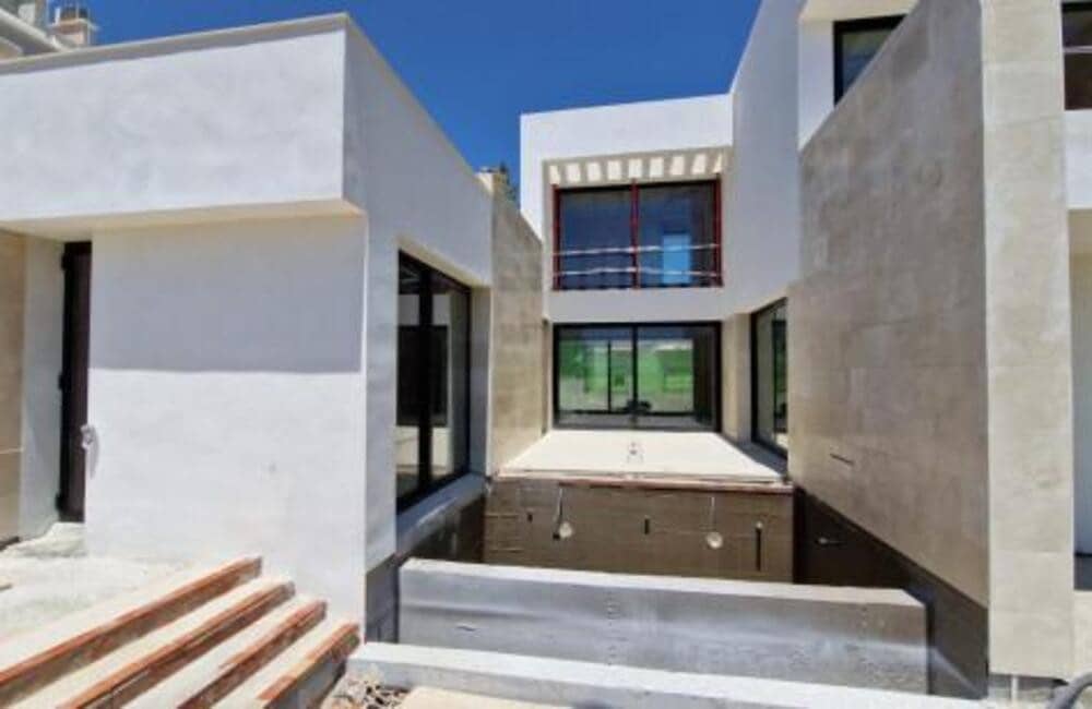 4 sypialnia Willa na sprzedaż w Nueva Andalucia z basenem - 1 595 000 € (Ref: 8712334)