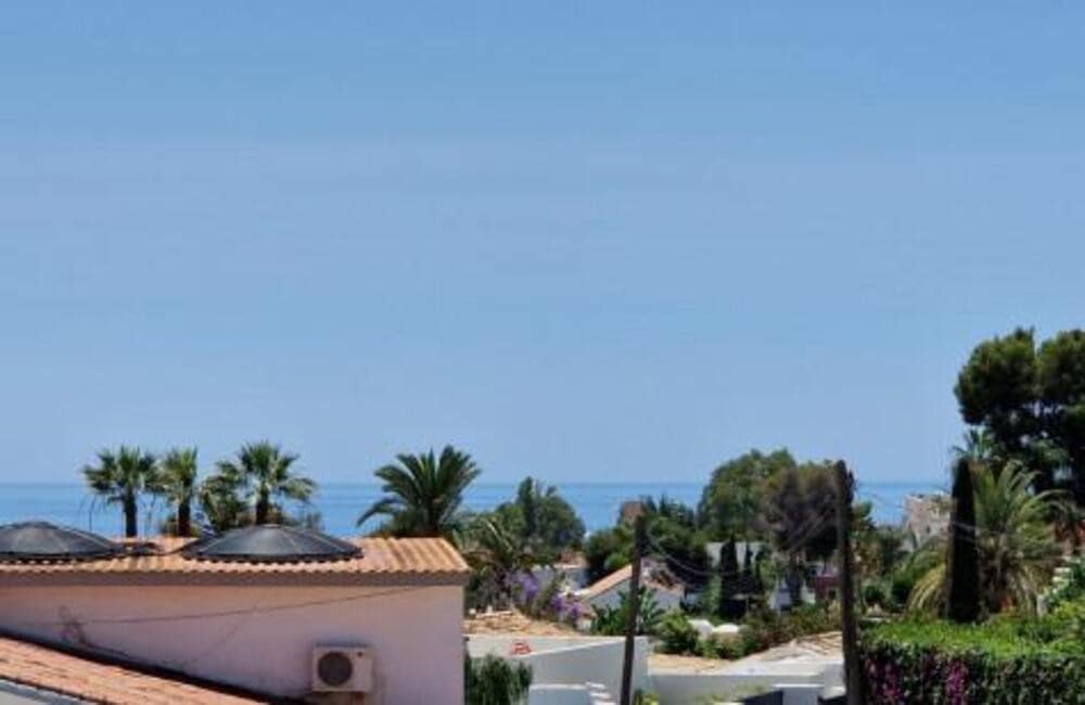 4 slaapkamer Villa te koop in Nueva Andalucia met zwembad - € 1.595.000 (Ref: 8712334)