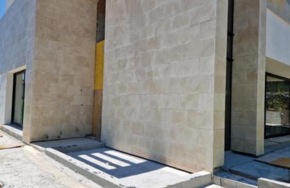 4 slaapkamer Villa te koop in Nueva Andalucia met zwembad - € 1.595.000 (Ref: 8712334)
