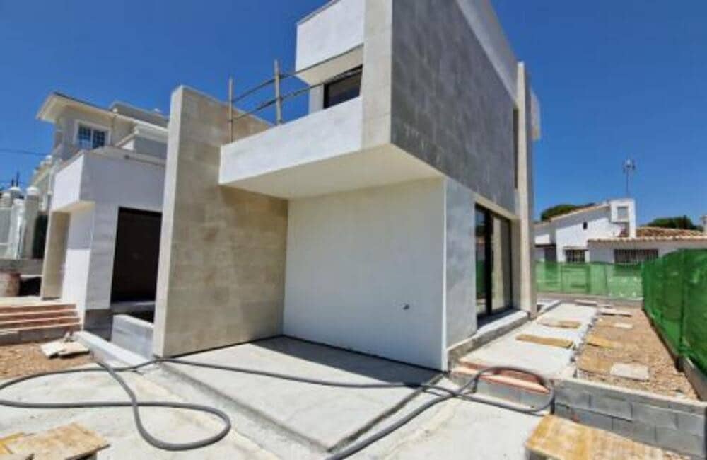 4 slaapkamer Villa te koop in Nueva Andalucia met zwembad - € 1.595.000 (Ref: 8712334)