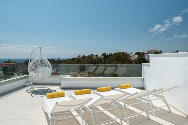 4 slaapkamer Huis te huur in Marbella met zwembad garage - € 7.500 (Ref: 8715200)