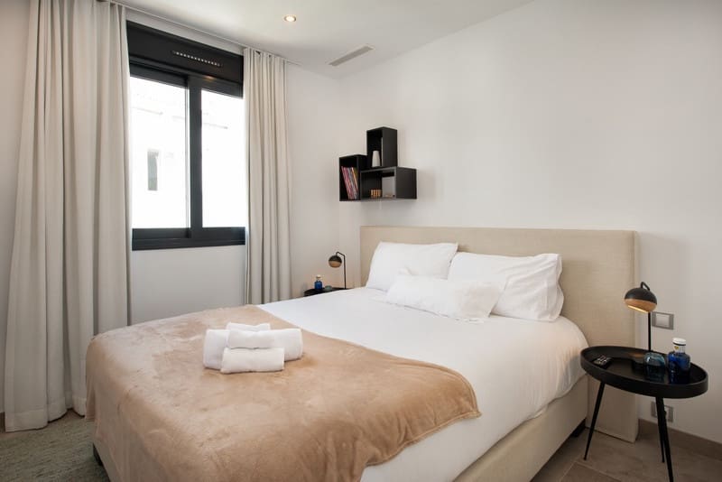 4 slaapkamer Huis te huur in Marbella met zwembad garage - € 7.500 (Ref: 8715200)