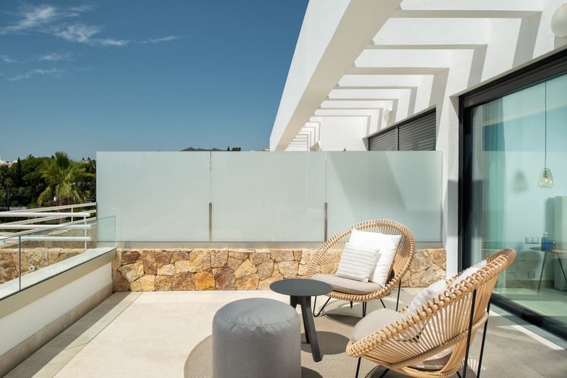 4 slaapkamer Huis te huur in Marbella met zwembad garage - € 7.500 (Ref: 8715200)