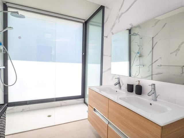 3 sovrum Villa att hyra i La Duquesa / Puerto de la Duquesa, Manilva med pool garage - 5 000 € (Ref: 8716920)