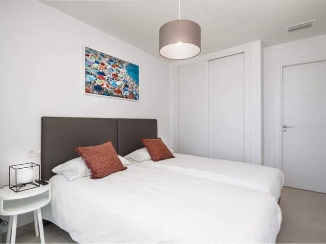 3 makuuhuone Huvila vuokrattavana paikassa La Duquesa / Puerto de la Duquesa, Manilva mukana uima-altaan 
autotalli - 5 000 € (Ref: 8716920)
