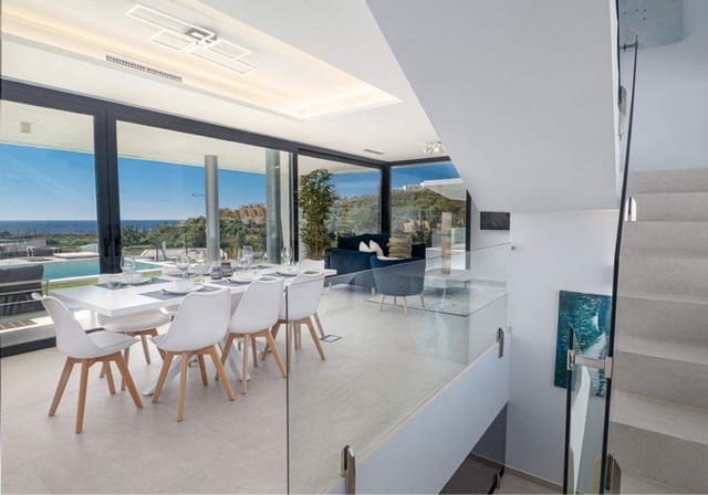 3 makuuhuone Huvila vuokrattavana paikassa La Duquesa / Puerto de la Duquesa, Manilva mukana uima-altaan 
autotalli - 5 000 € (Ref: 8716920)