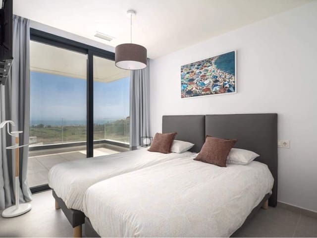 3 soverom Villa til salgs i La Duquesa / Puerto de la Duquesa, Manilva med svømmebasseng garasje - € 1 400 000 (Ref: 8716921)