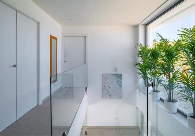 3 sypialnia Willa na sprzedaż w La Duquesa / Puerto de la Duquesa, Manilva z basenem garażem - 1 400 000 € (Ref: 8716921)