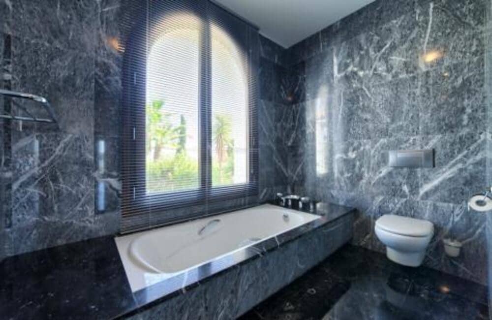 6 sypialnia Willa na sprzedaż w Los Flamingos z basenem garażem - 3 600 000 € (Ref: 8737120)