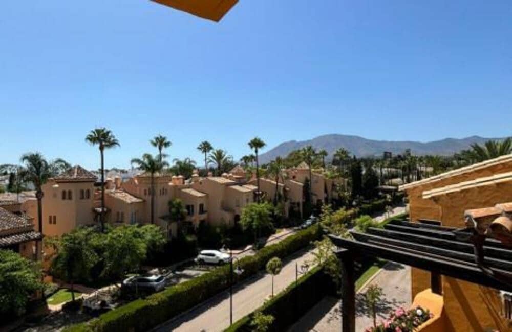 3 soveværelse Lejlighed til leje i Estepona med swimmingpool garage - € 3.500 (Ref: 8740795)