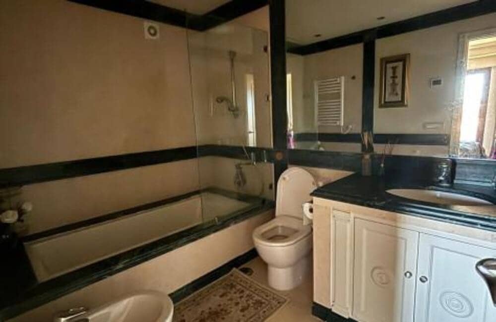 3 soveværelse Lejlighed til leje i Estepona med swimmingpool garage - € 3.500 (Ref: 8740795)