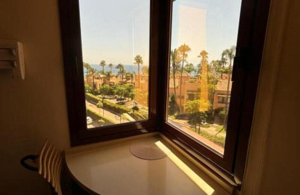 3 soveværelse Lejlighed til leje i Estepona med swimmingpool garage - € 3.500 (Ref: 8740795)