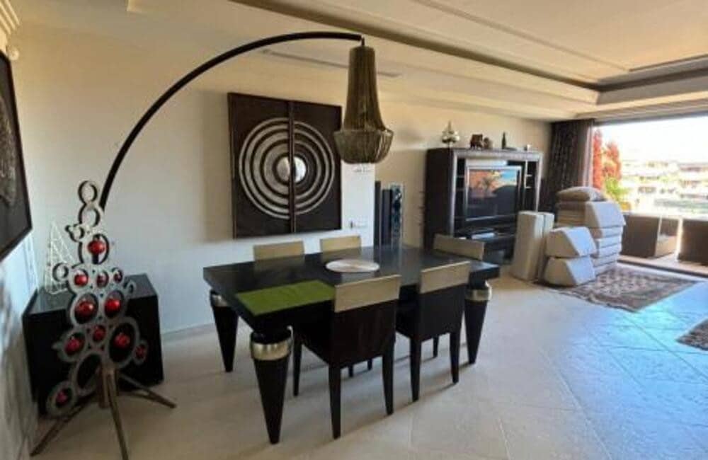 3 soveværelse Lejlighed til leje i Estepona med swimmingpool garage - € 4.000 (Ref: 8740795)