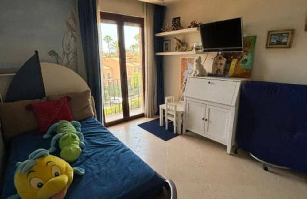 3 soveværelse Lejlighed til leje i Estepona med swimmingpool garage - € 4.000 (Ref: 8740795)