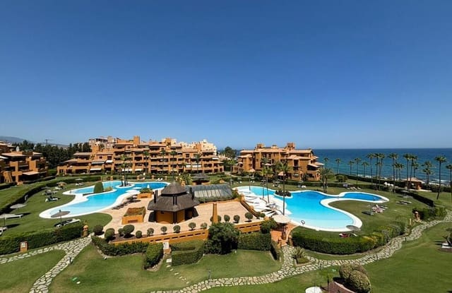 Appartement de 3 chambres à louer à El Padrón, Estepona avec piscine garage - 4 000 € (Ref: 8740795)