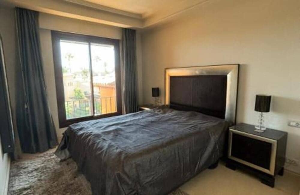 3 soveværelse Lejlighed til leje i Estepona med swimmingpool garage - € 4.000 (Ref: 8740795)