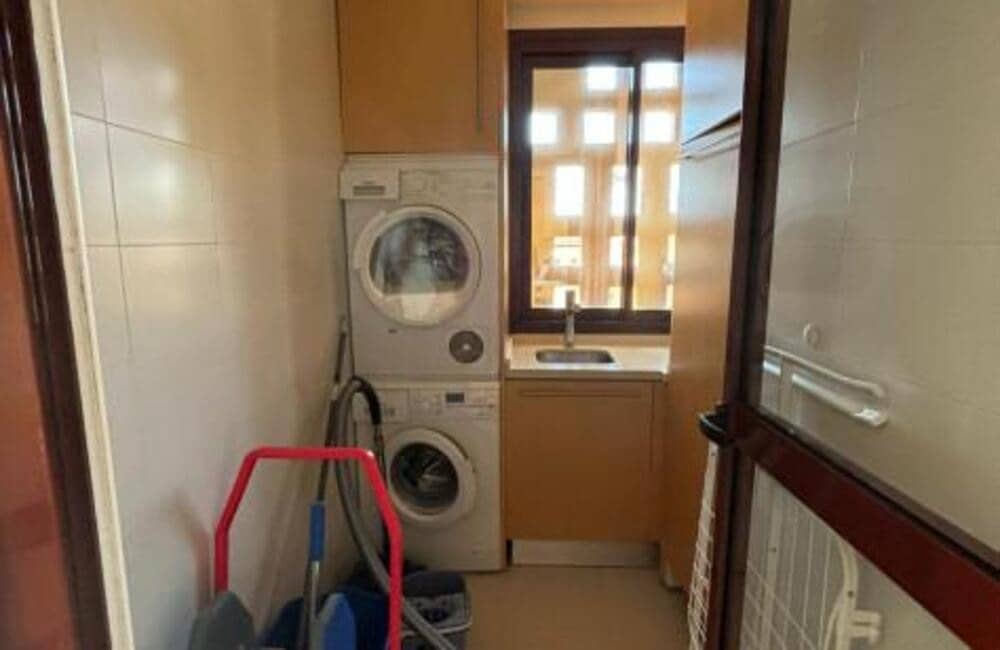 3 soveværelse Lejlighed til leje i Estepona med swimmingpool garage - € 4.000 (Ref: 8740795)