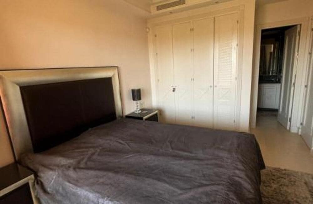 3 soveværelse Lejlighed til leje i Estepona med swimmingpool garage - € 4.000 (Ref: 8740795)