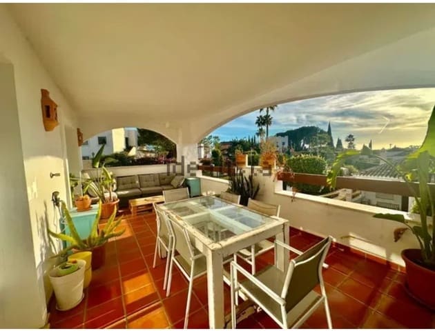 Apartamento de 2 habitaciones en Los Naranjos, Marbella en alquiler con piscina - 1.800 € (Ref: 8746333)