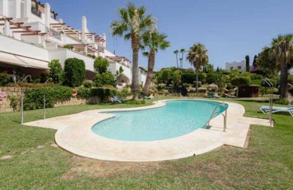 2 bedroom Apartment for rent in Marbella with pool - € 1,800 (Ref: 8746333)