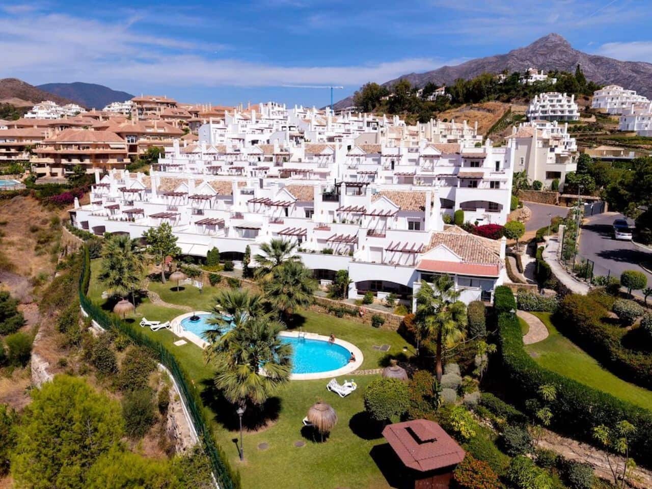 2 bedroom Apartment for rent in Marbella with pool - € 1,800 (Ref: 8746333)