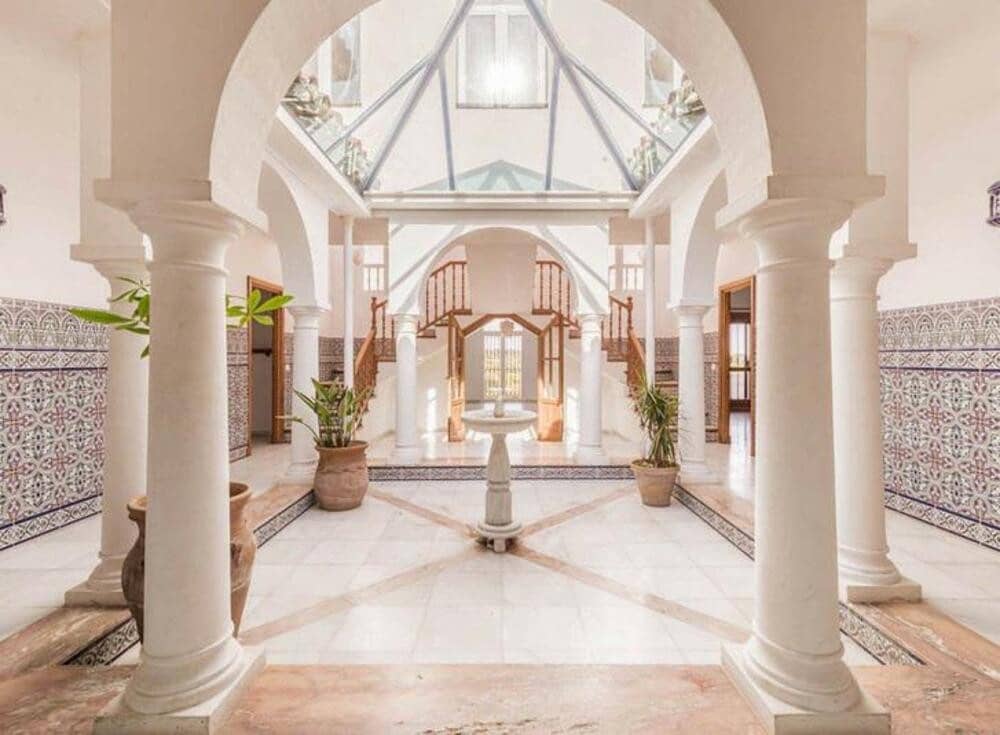 5 soveværelse Villa til leje i El Padron med swimmingpool garage - € 5.800 (Ref: 8751848)