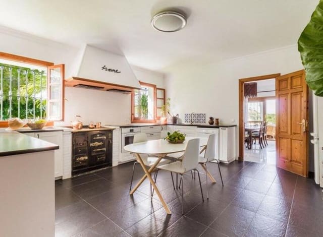 5 camera da letto Villa da affittare in El Padrón, Estepona con piscina garage - 5.800 € (Rif: 8751848)