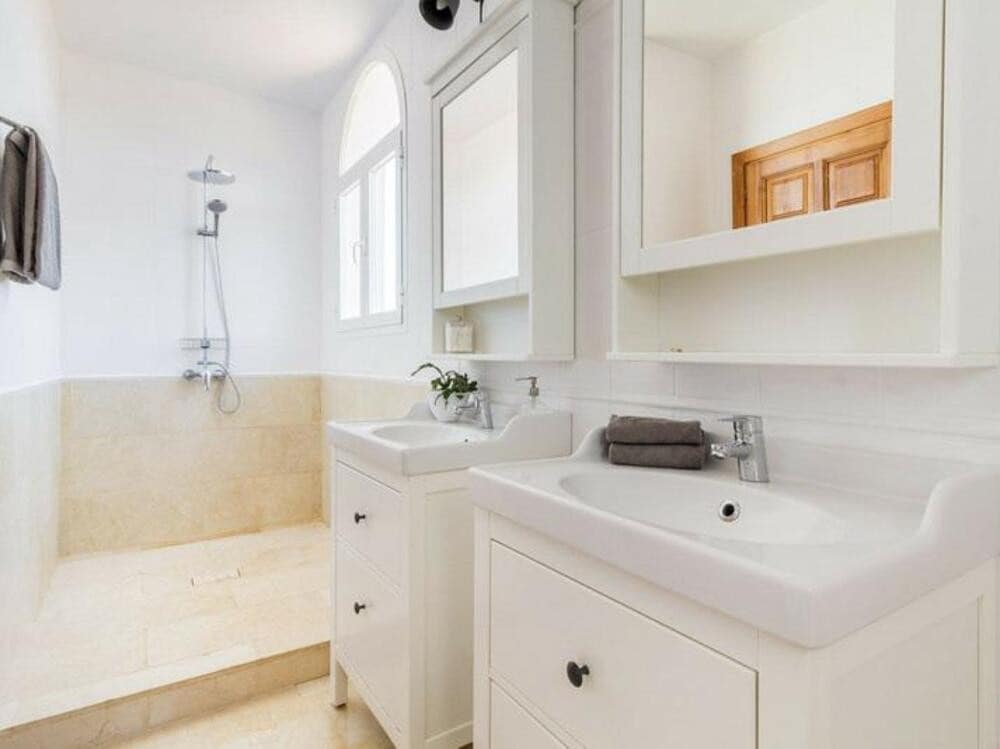 5 soveværelse Villa til leje i El Padron med swimmingpool garage - € 5.800 (Ref: 8751848)