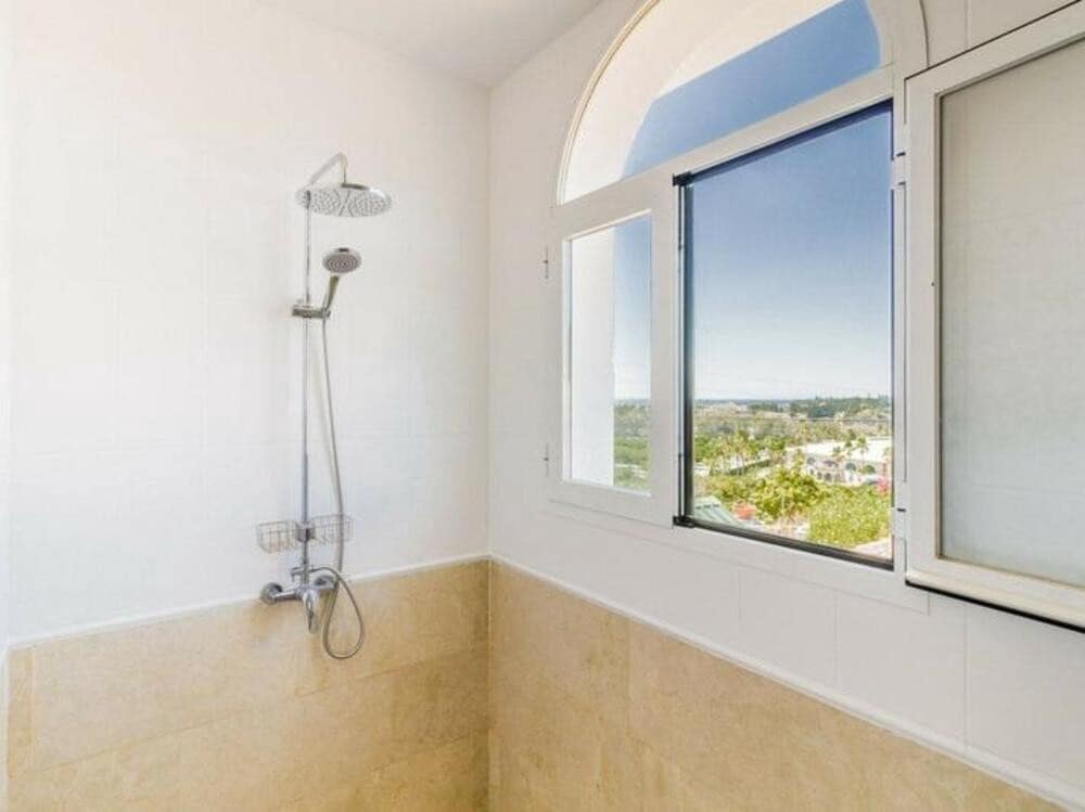 5 soveværelse Villa til leje i El Padron med swimmingpool garage - € 5.800 (Ref: 8751848)