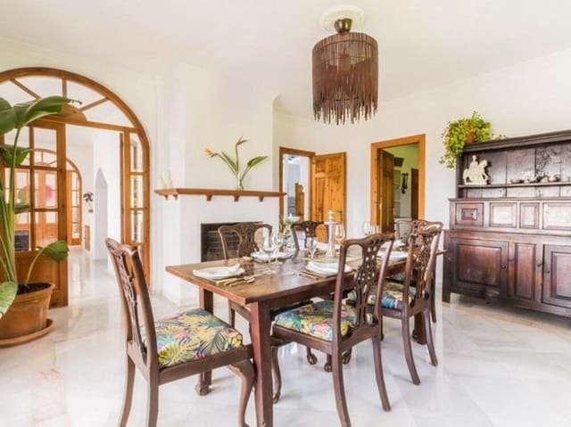 5 camera da letto Villa da affittare in El Padrón, Estepona con piscina garage - 5.800 € (Rif: 8751848)