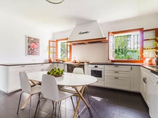 5 camera da letto Villa da affittare in El Padrón, Estepona con piscina garage - 5.800 € (Rif: 8751848)