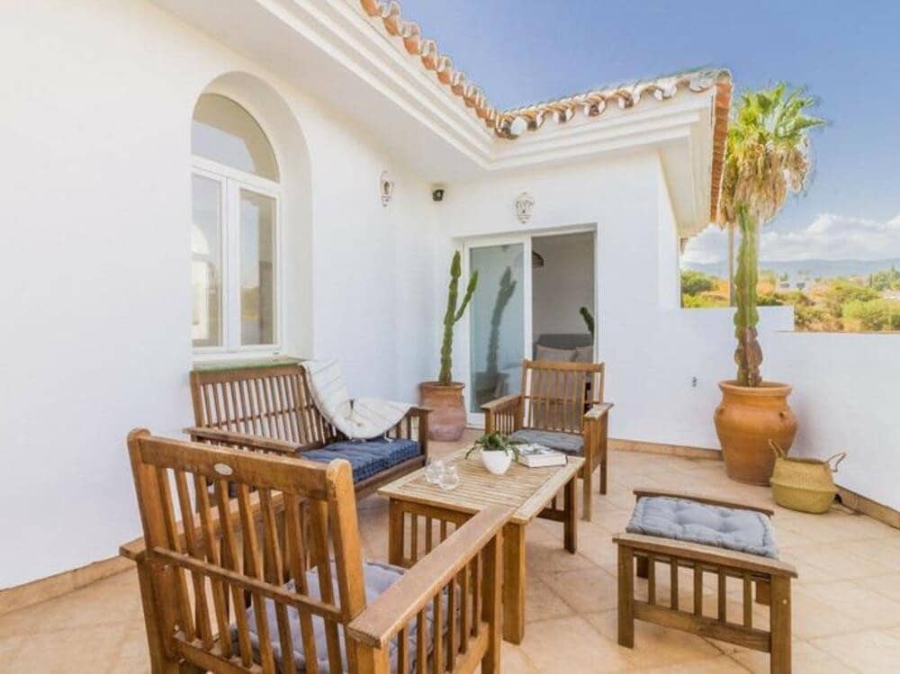 5 soveværelse Villa til leje i El Padron med swimmingpool garage - € 5.800 (Ref: 8751848)