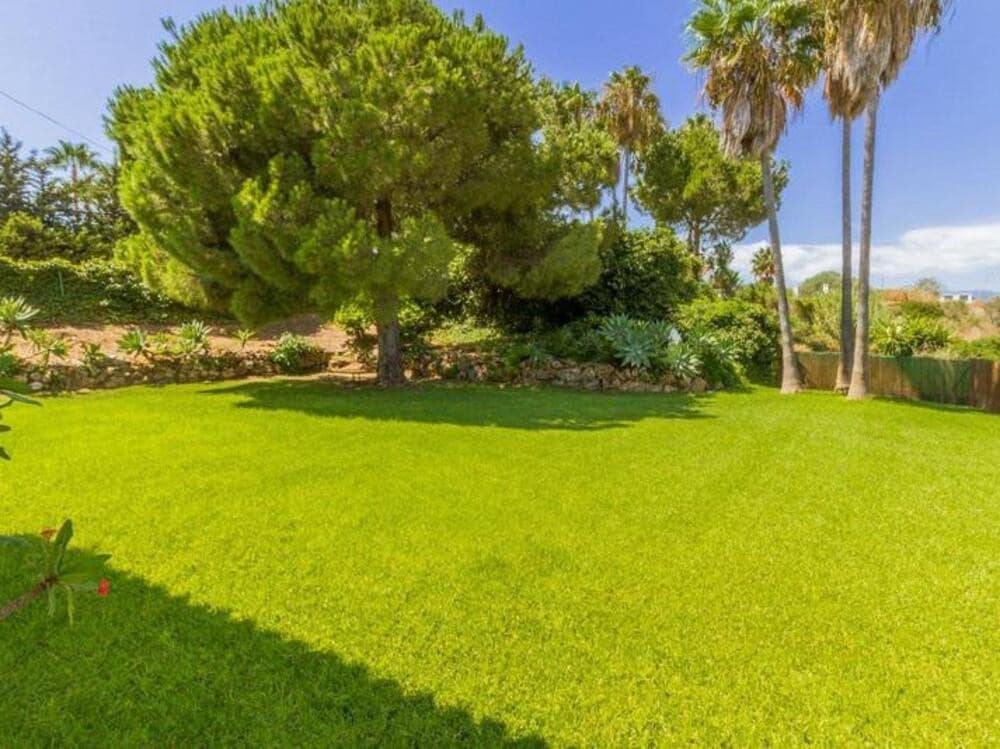 5 soveværelse Villa til leje i El Padron med swimmingpool garage - € 5.800 (Ref: 8751848)