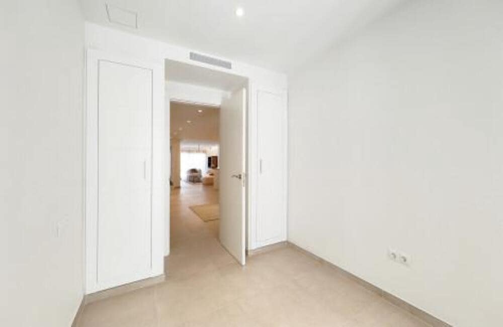 3 bedroom Apartment for rent in Marbella with pool garage - € 3,200 (Ref: 8751850)