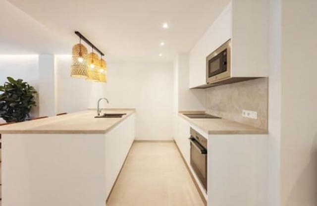 3 bedroom Apartment for rent in Nueva Andalucía Centro, Marbella with pool garage - € 3,200 (Ref: 8751850)