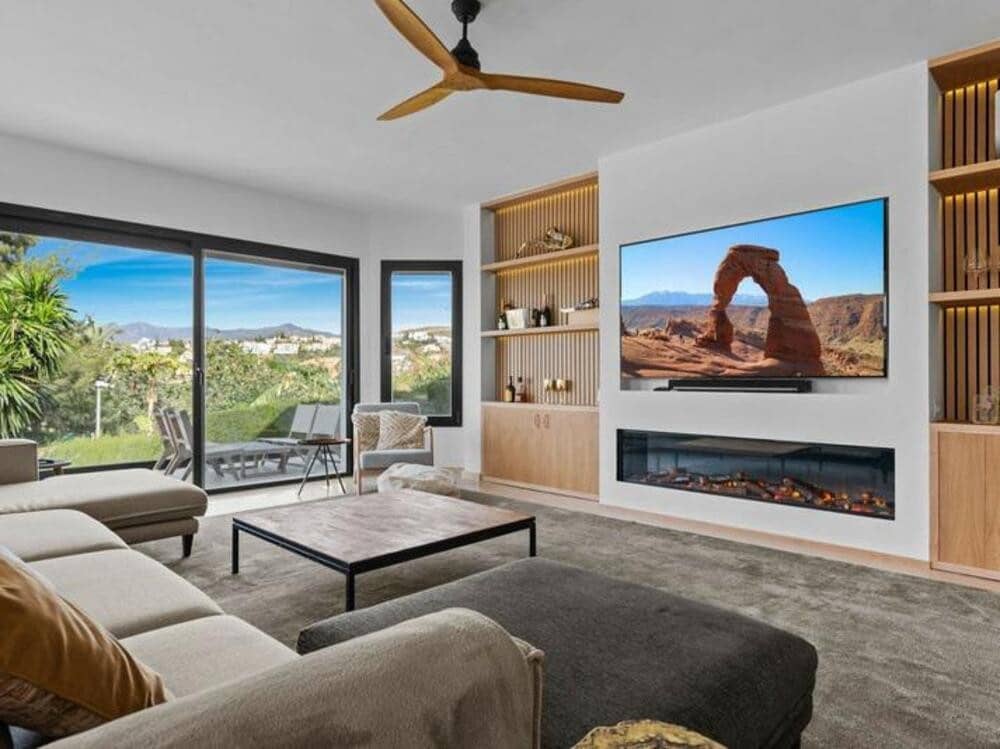 6 sypialnia Willa do wynajęcia w El Paraiso z basenem garażem - 11 995 € (Ref: 8755024)