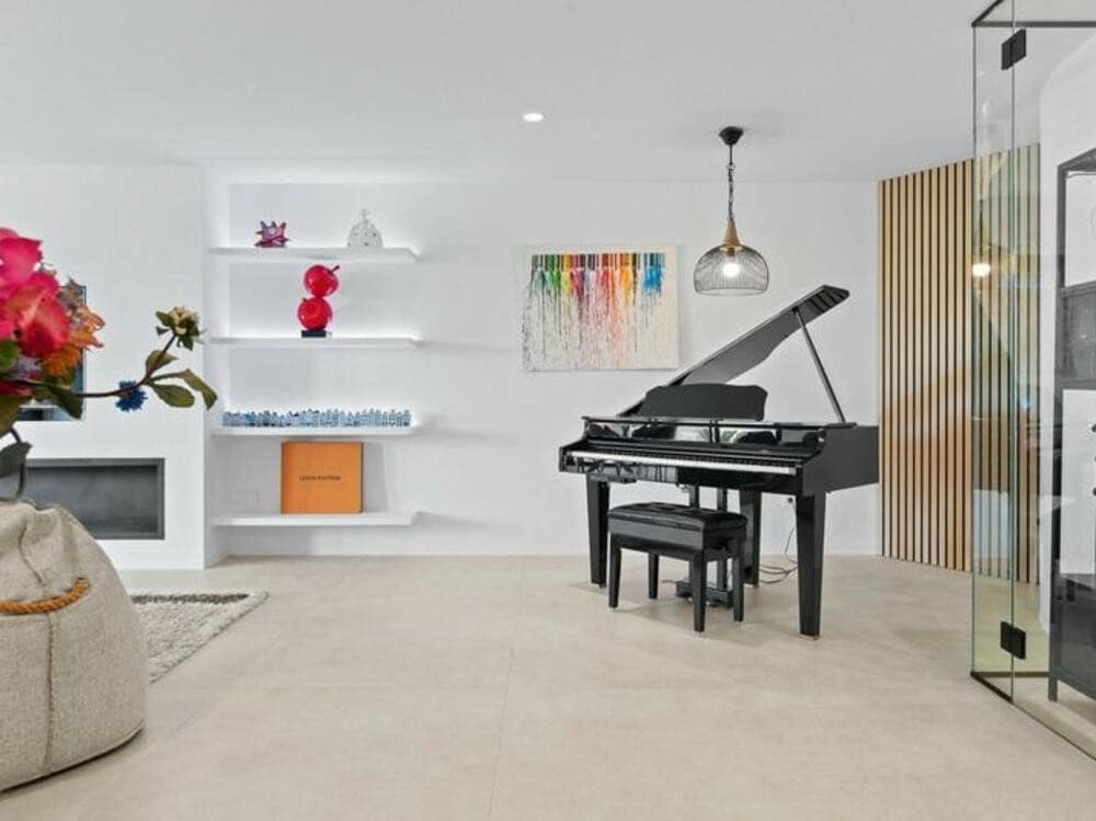 6 sypialnia Willa do wynajęcia w El Paraiso z basenem garażem - 11 995 € (Ref: 8755024)