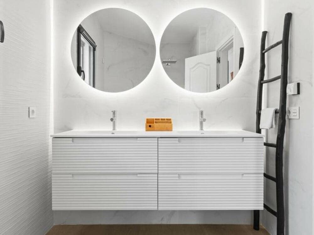 6 sypialnia Willa do wynajęcia w El Paraiso z basenem garażem - 11 995 € (Ref: 8755024)