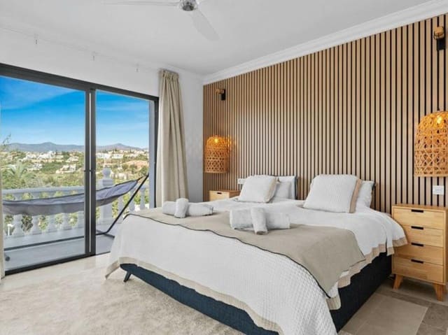 6 bedroom Villa for rent in El Paraiso, Estepona with pool garage - € 11,995 (Ref: 8755024)